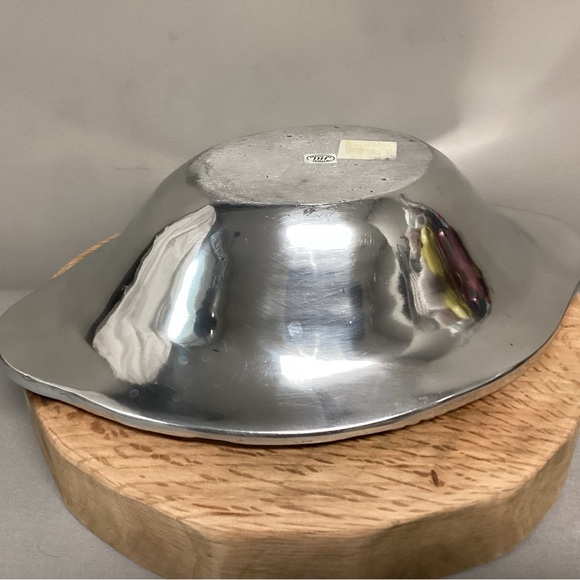 Vintage Cast Aluminum or Pewter Large Fruit / Salad / Serving / Display Bowl - Picture 8 of 14